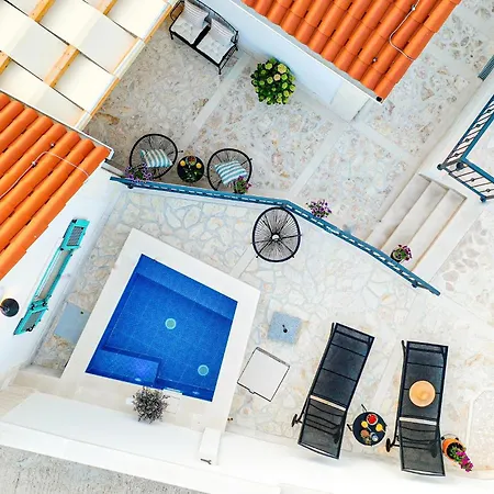2 Bedroom Beautiful In بيت للعطل Nerezisca