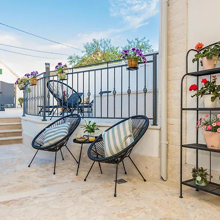 2 Bedroom Beautiful In Nerezisca